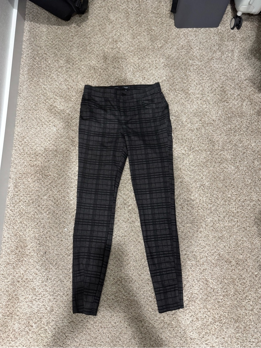 Vera Wang Skinny Pants